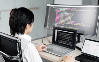 赤壁 api php源码,下载的php源码怎么运行呢？